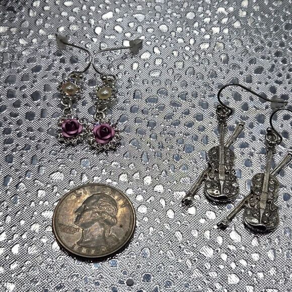 "5/$25" 2 Pairs Rhinestone Pink Flower/Violin Silver Tone Dangle Earrings - Picture 4 of 8